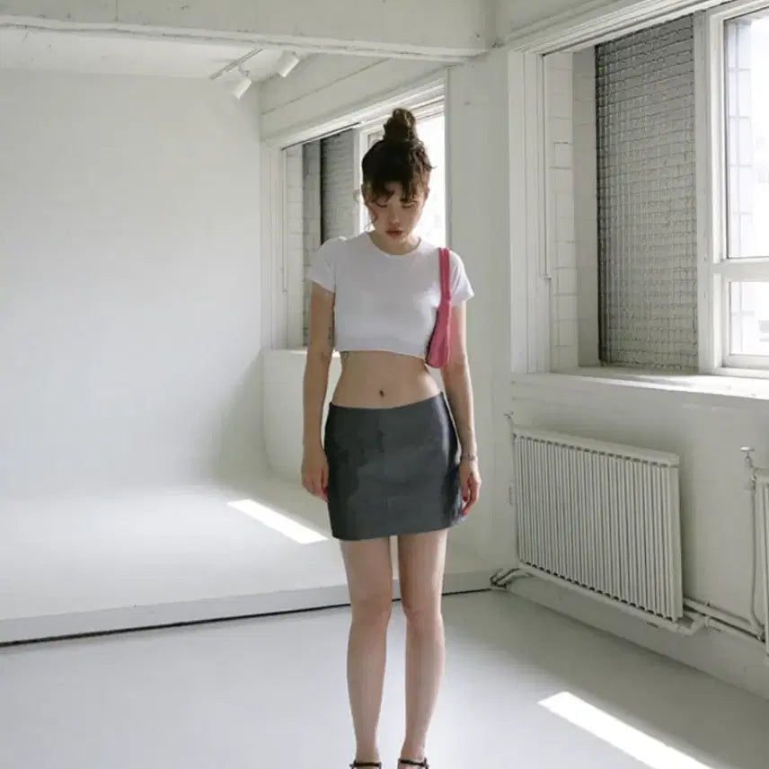 [BUNJANG] Freckle Made Low Rise Glossy Skirt / 프레클 메이드 로우 라이즈 글로시 스커트