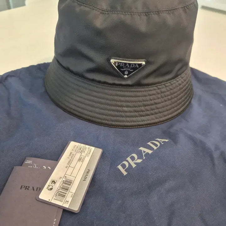 [BUNJANG] Prada Re-Nylon Bucket Hat XL / 프라다 리나일론 버킷햇 xl판매합니다