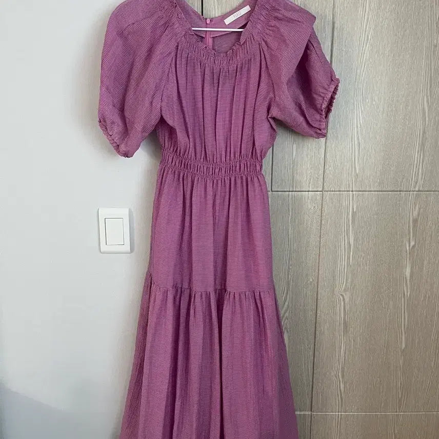 [BUNJANG] VISIT IN NEW YORK Long Sleeve Round Neck Dress / 비지트인뉴욕 넥셔링허리스모킹 롱반팔원피스