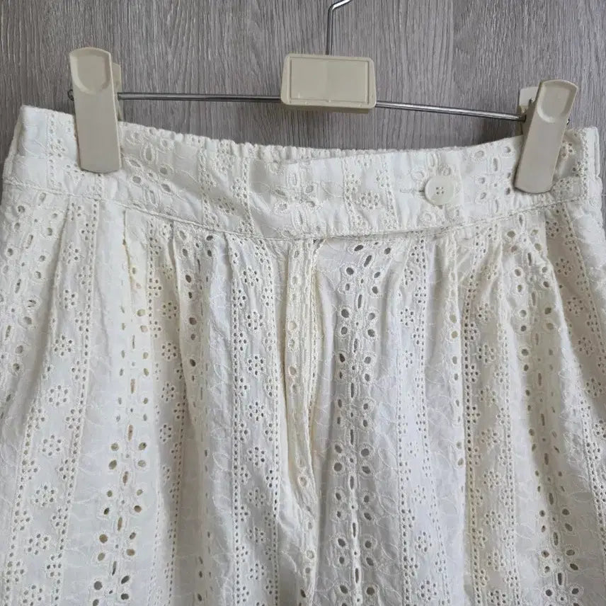 [BUNJANG] Punching Lace Ivory Cotton Wide Pants / 펀칭 레이스 아이보리 면바지 55, 66