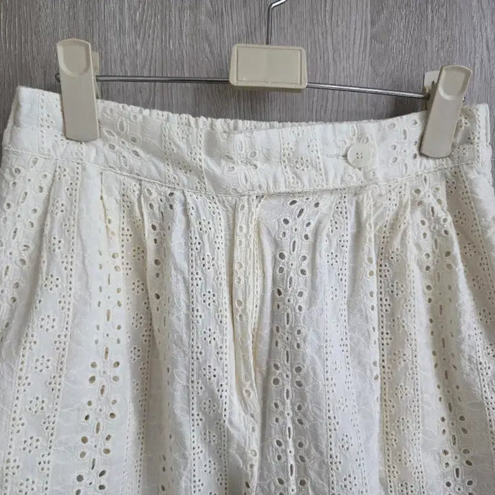 [BUNJANG] Punching Lace Ivory Cotton Wide Pants / 펀칭 레이스 아이보리 면바지 55, 66