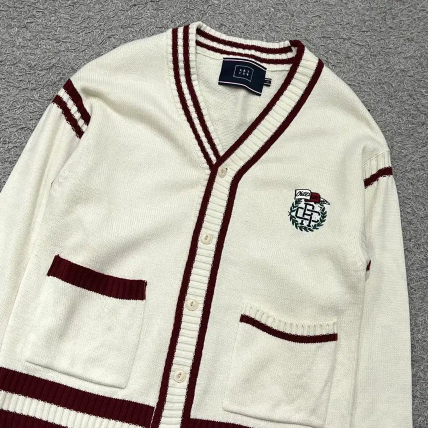 [BUNJANG] Romantic Crown Cardigan (Size 95) / [95] 로맨틱크라운 가디건