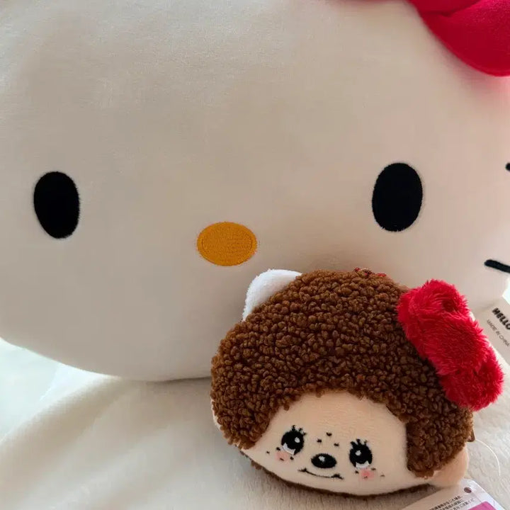 [BUNJANG] Monchhichi x Hello Kitty Collaboration Face Pouch / 몬치치 헬로키티 콜라보 페이스 파우치