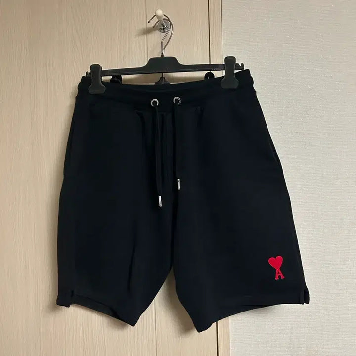 [BUNJANG] AMI Heart Logo Black Shorts / 아미 AMI 하트 로고 블랙 반바지 쇼츠
