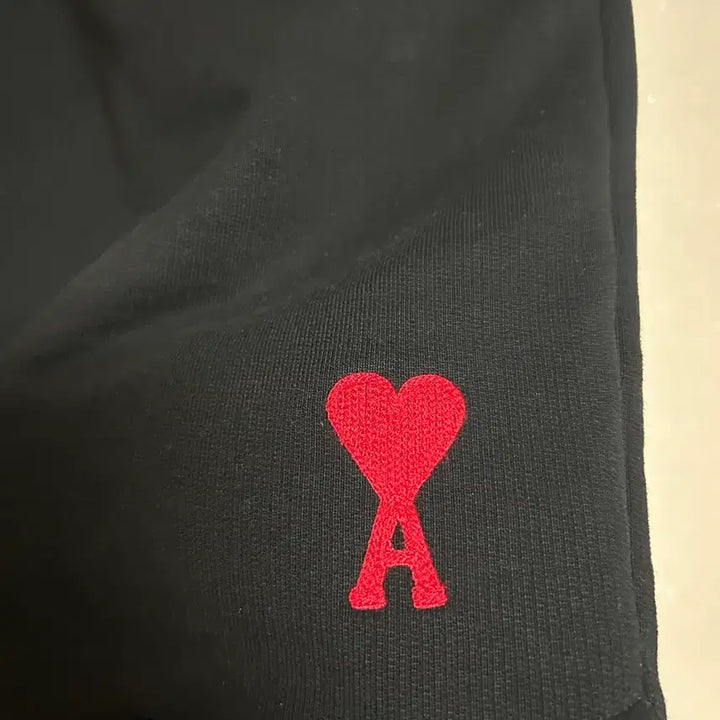 [BUNJANG] AMI Heart Logo Black Shorts / 아미 AMI 하트 로고 블랙 반바지 쇼츠