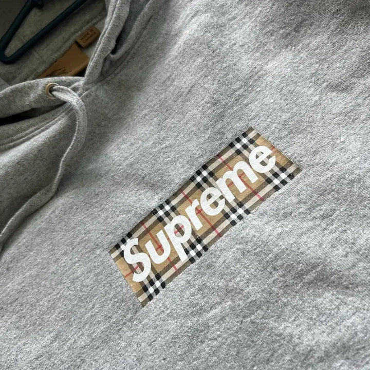 [BUNJANG] Supreme Burberry Box Logo Hoodie Grey L / 슈프림 버버리 박스 로고 후드티 그레이 L