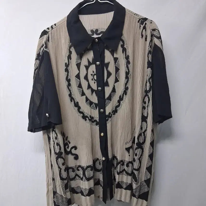 [BUNJANG] Vintage Pattern Short Sleeve Blouse / 빈티지 패턴 반팔 블라우스  외 개당