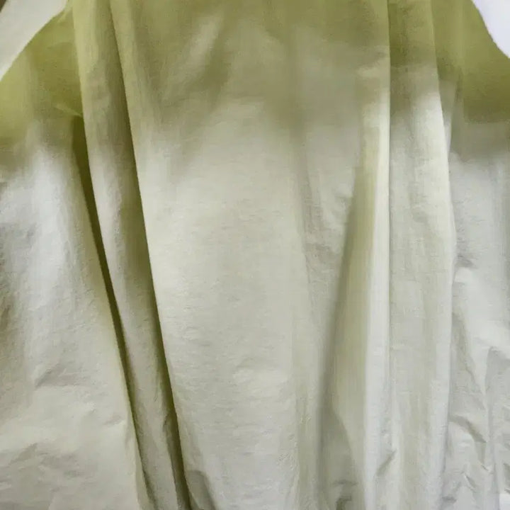 [BUNJANG] LA BELLE Green Volume Sleeve Shirt / 가격내림)LA BELLE 라벨르 연두색 볼륨소매 셔츠free(~66)