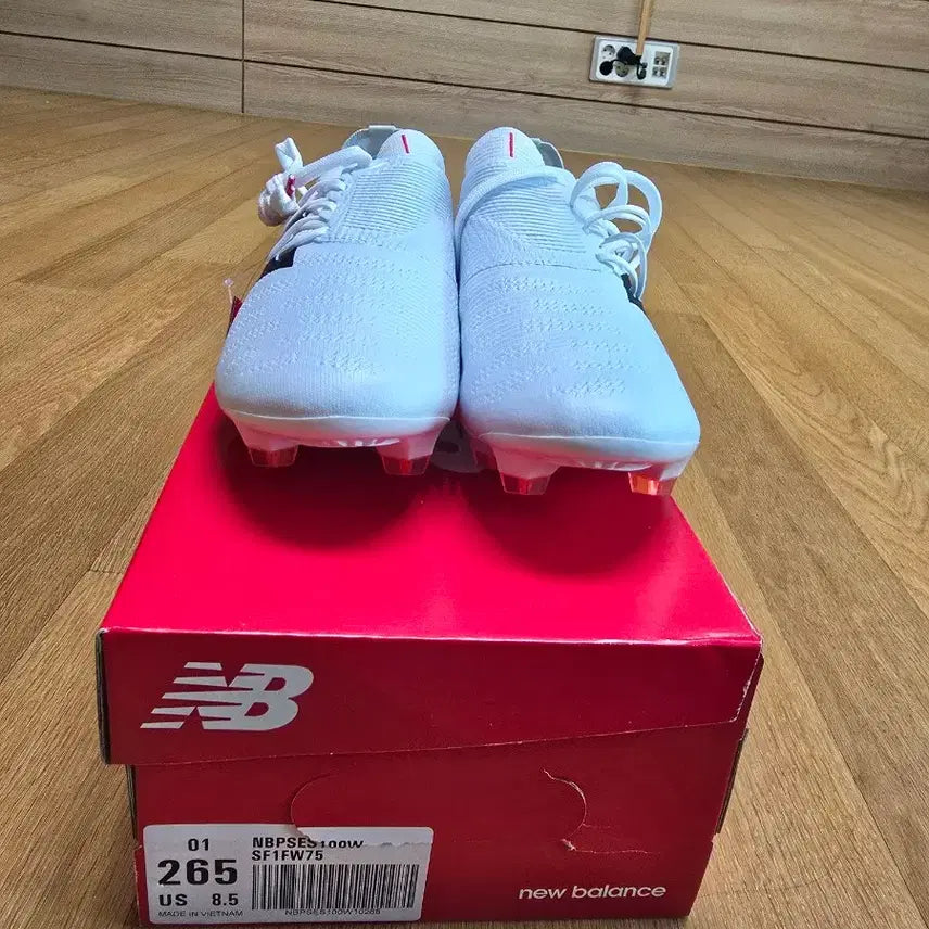 [BUNJANG] New Balance Furon V7+ Pro FG 265 / 뉴발란스 퓨론 V7+ 프로 FG 265