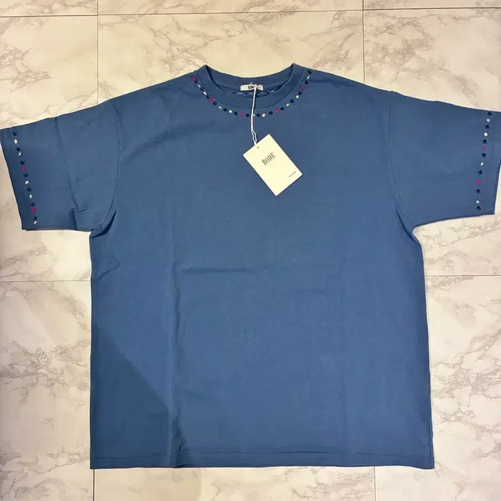 [BUNJANG] Bodey Embroidered T-Shirt / 보디 자수 티셔츠