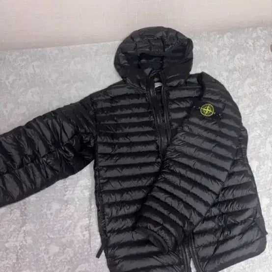 [BUNJANG] Stone Island Lightweight Padded Jacket 24FW / 스톤 아일랜드 경량패딩 24fw L