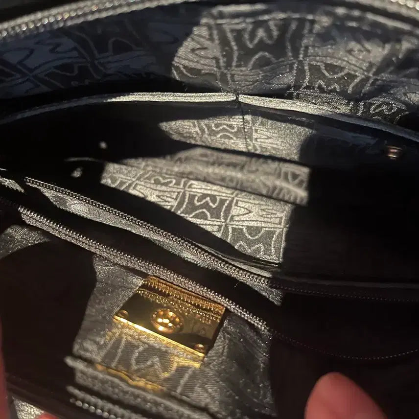 [BUNJANG] Metrociti Quilting Black Shoulder Bag / 메트로시티 퀼팅 블랙 숄더백