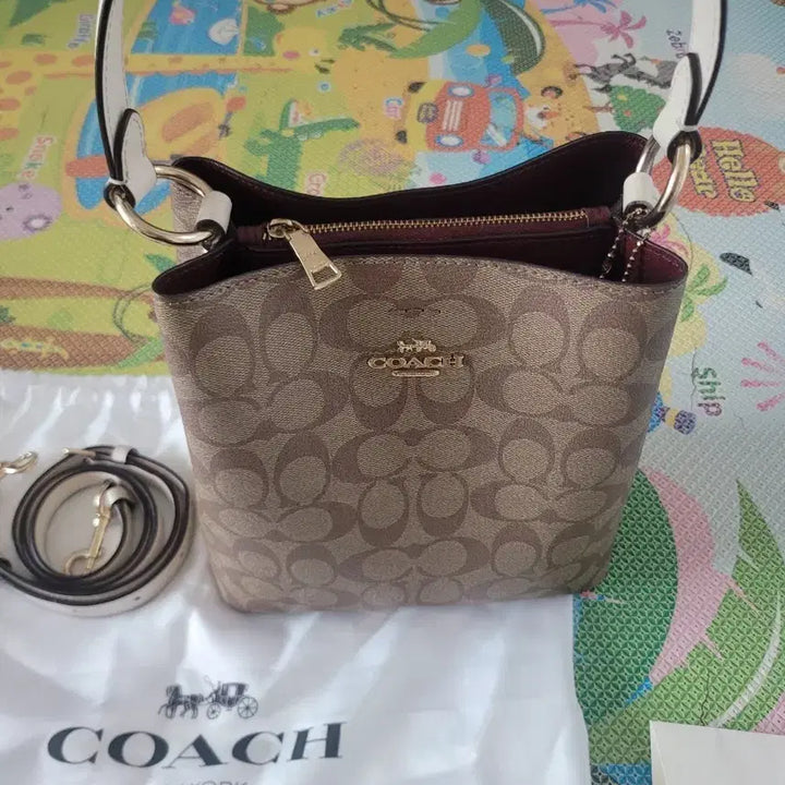 [BUNJANG] Coach Small Town Bucket Bag / 코치 스몰 타운  버킷백