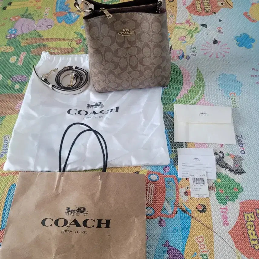 [BUNJANG] Coach Small Town Bucket Bag / 코치 스몰 타운  버킷백