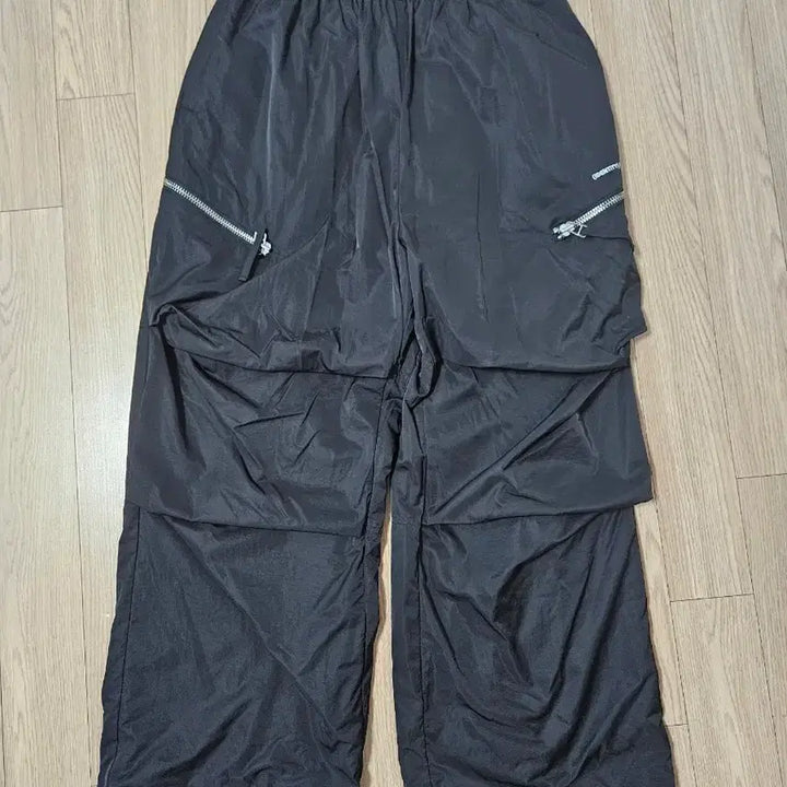 [BUNJANG] E.Wave Nylon Parachute Easy Pants Black / [m] 이에이 웨이브 나일론 파라슈트 이지 팬츠 블랙