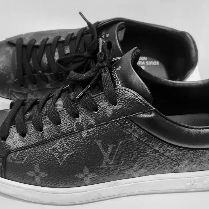 [BUNJANG] Louis Vuitton Monogram Eclipse Sneakers / [정품] 남성 루이비통 모노그램 블랙 스니커즈