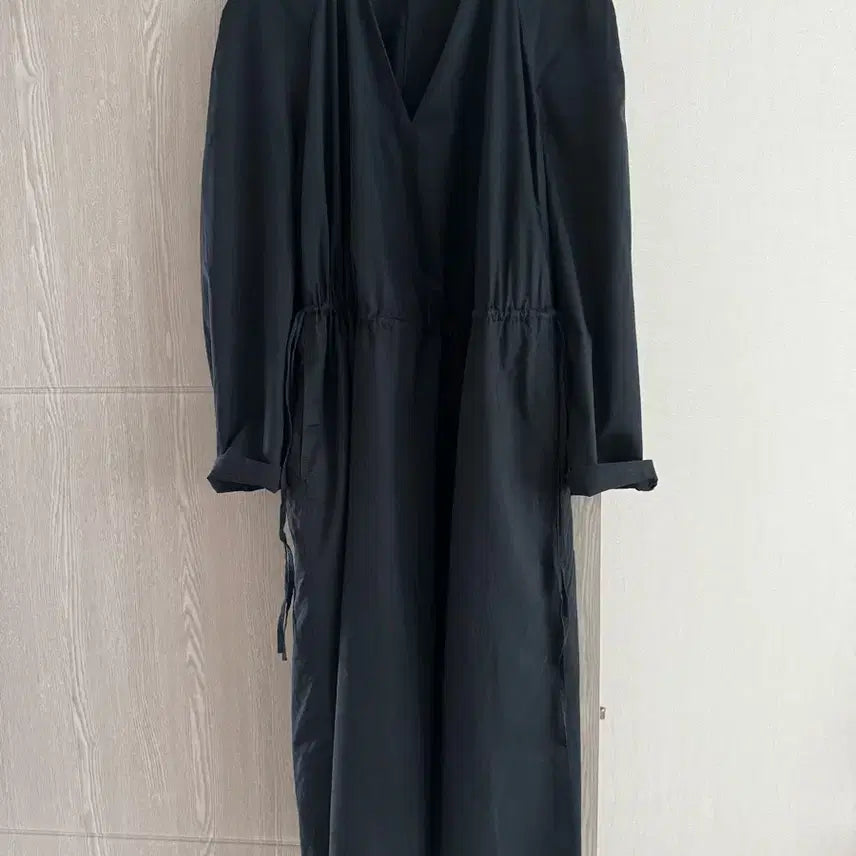 [SOLD OUT] LEMAIRE 르메르 드로우스트링 블랙 미디 드레스 34