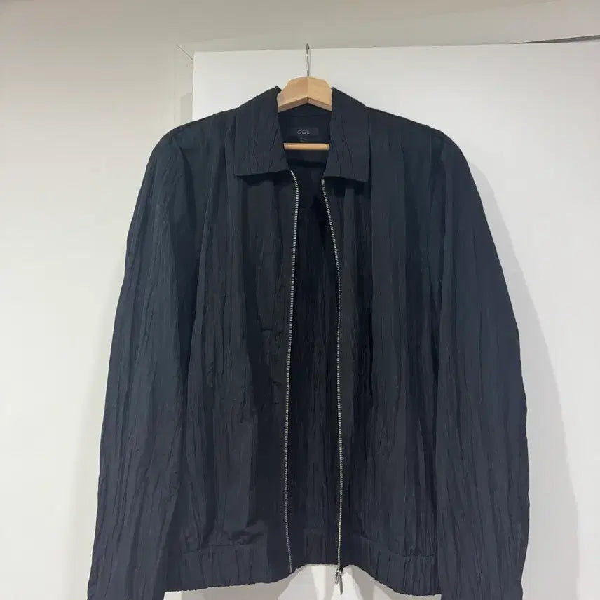 [BUNJANG] COS Crinkle Bomber Jacket / COS 크링클 봄버 52
