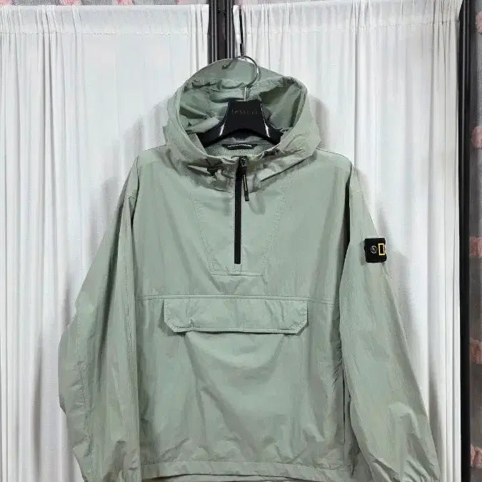 [BUNJANG] National Geographic Anorak Windbreaker (Size 90) / 내셔널지오그래픽아노락바람막이(90)