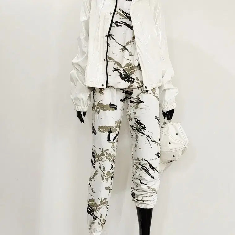 [BUNJANG] Glossy Windbreaker Jacket / 글로시 바람막이