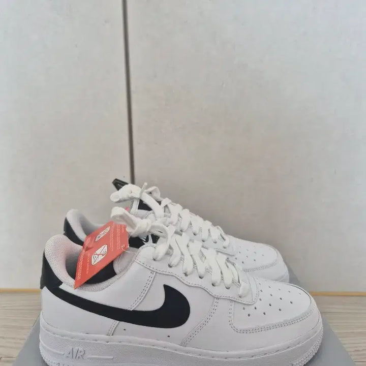 [BUNJANG] Nike Air Force 1 White/Black (235mm) / 새상품 나이키 에어포스1 235mm