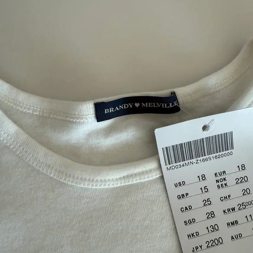[BUNJANG] Brandy Melville Hailie Top White / 택o) 브랜디멜빌 hailie top white 새상품