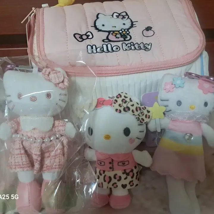 [BUNJANG] Sanrio 4-Piece Set Character Pouches / 산리오4종세트