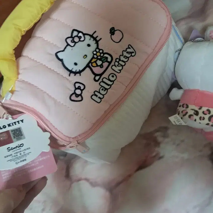 [BUNJANG] Sanrio 4-Piece Set Character Pouches / 산리오4종세트