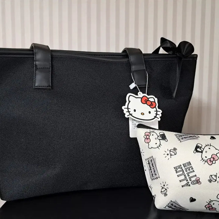 [BUNJANG] Sanrio Hello Kitty Shoulder Bag Tote Bag &amp; Pouch Set Black New / 산리오 헬로키티 숄더백 토트백 블랙 &amp; 파우치 세트 새상품