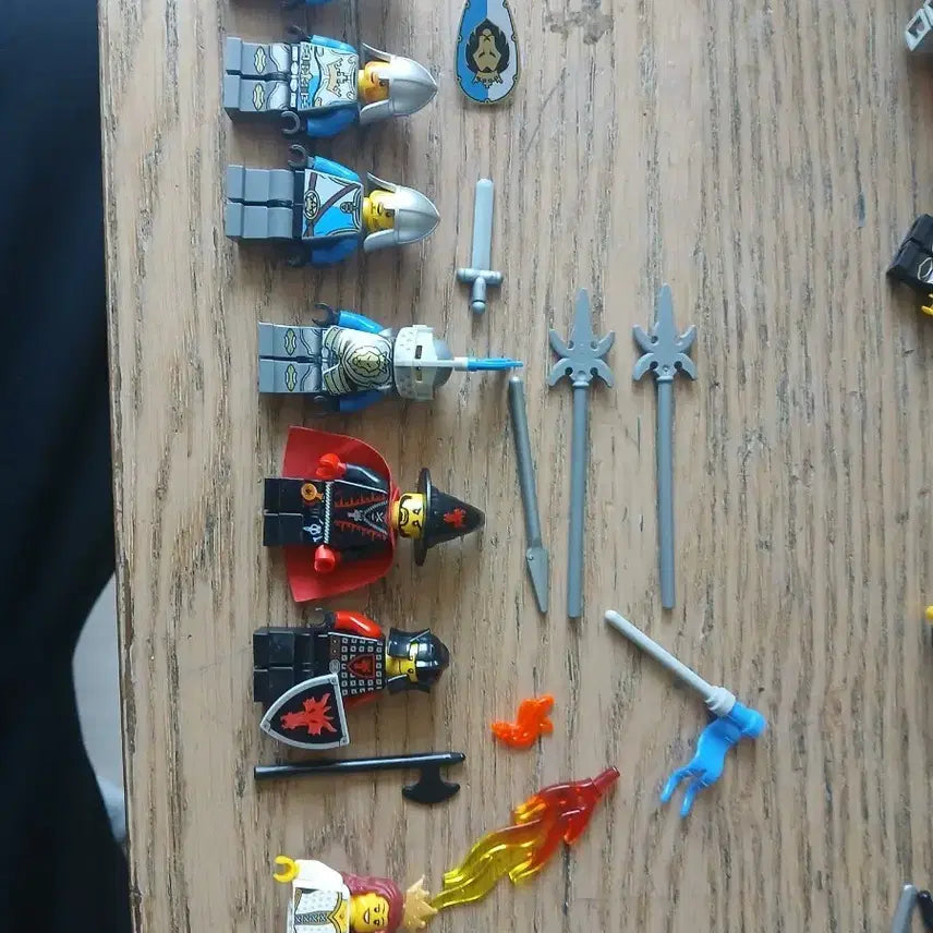 [BUNJANG] LEGO Castle Minifigure Knight/Wizard Set / 레고 캐슬 미니피규어 기사/마법사