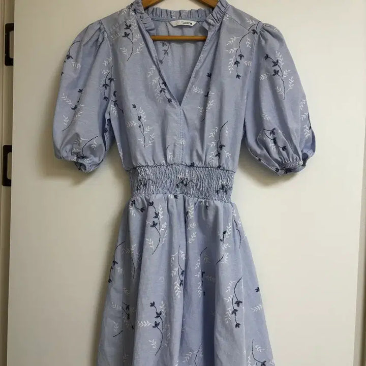 [BUNJANG] ZARA Light Blue Puff Sleeve Floral Dress / ZARA 하늘색 퍼프소매 원피스