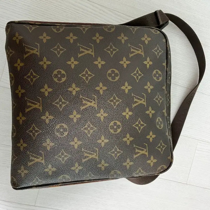 [BUNJANG] Louis Vuitton Monogram Crossbody Bag / 루이비통 모노그램 크로스백 상태 A급