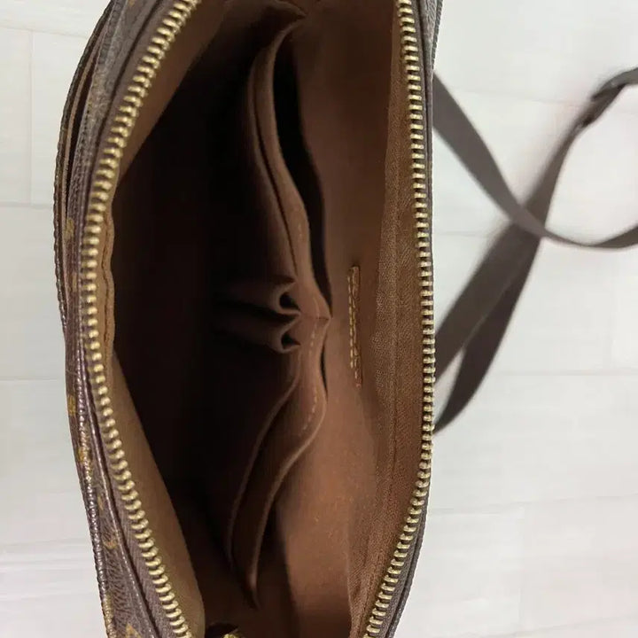 [BUNJANG] Louis Vuitton Monogram Crossbody Bag / 루이비통 모노그램 크로스백 상태 A급