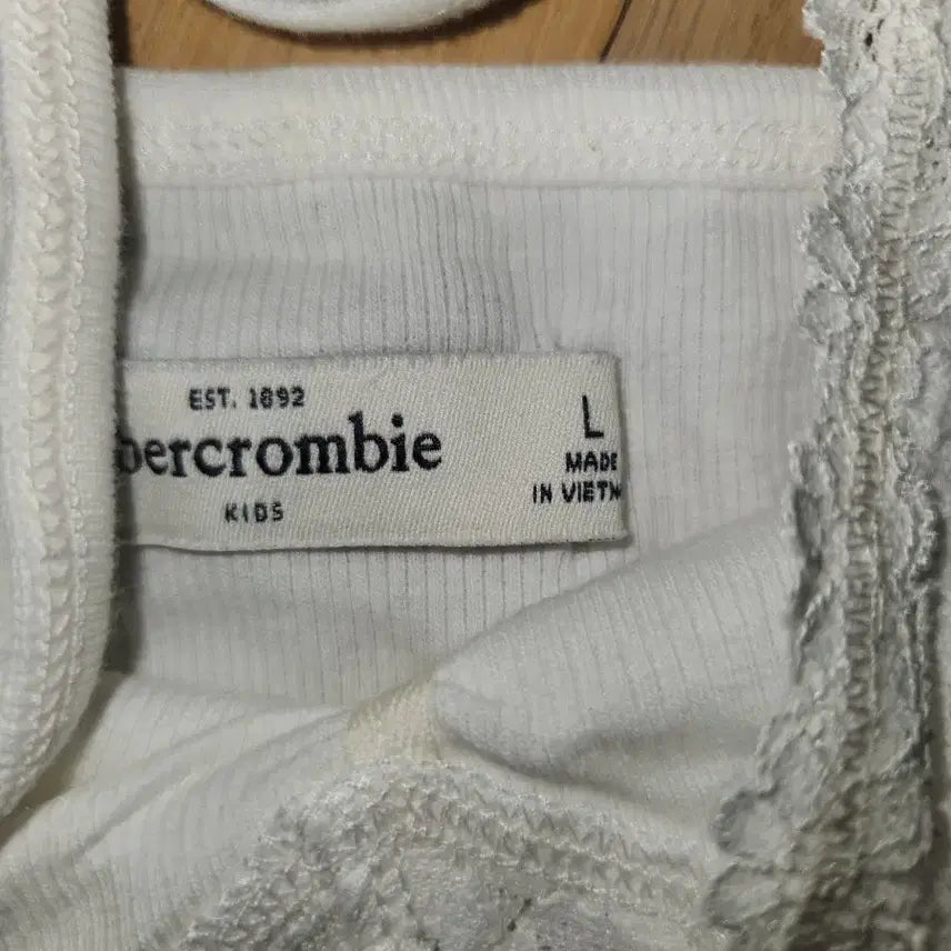 [BUNJANG] Abercrombie White Lace Camisole XS / 아베크롬비 화이트 레이스 끈나시 XS사이즈입니다