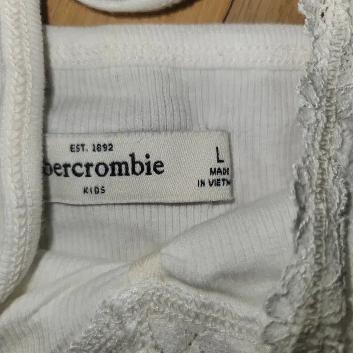 [BUNJANG] Abercrombie White Lace Camisole XS / 아베크롬비 화이트 레이스 끈나시 XS사이즈입니다