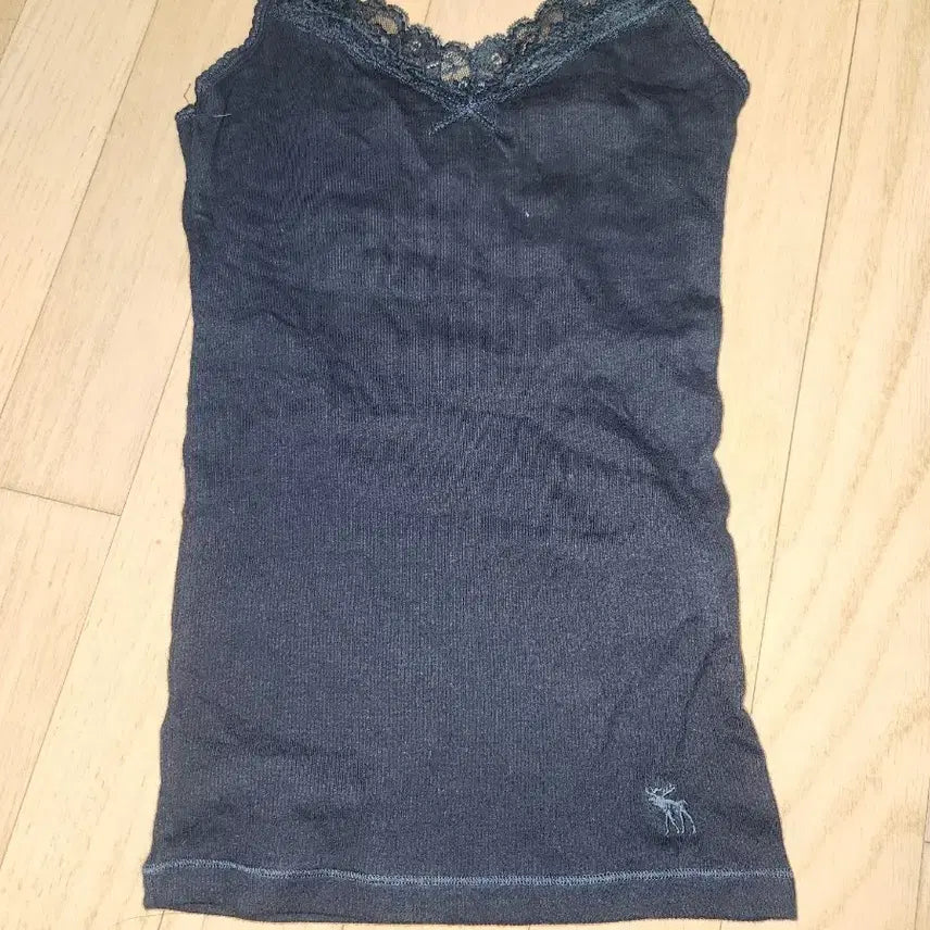 [BUNJANG] Abercrombie Lace Trim Camisole Navy / 아베크롬비 레이스 끈 나시 입니다
