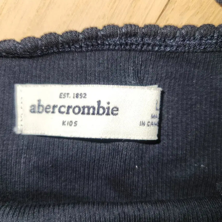 [BUNJANG] Abercrombie Lace Trim Camisole Navy / 아베크롬비 레이스 끈 나시 입니다