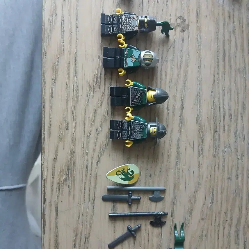 [BUNJANG] LEGO Castle Minifigure &amp; Weapon Set / 레고 캐슬 미니피겨 &amp; 무기 세트