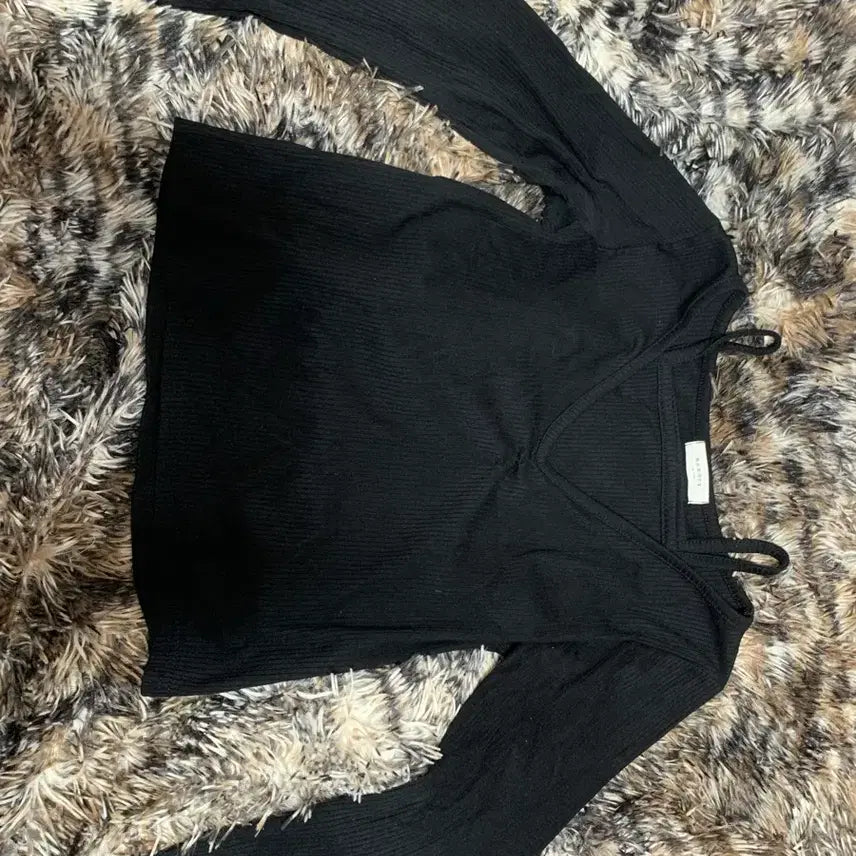 [BUNJANG] Black V-Neck Ribbed Long Sleeve Tank Top Set / 여름옷 // 블랙 브이넥 골지 긴팔 나시 티셔츠