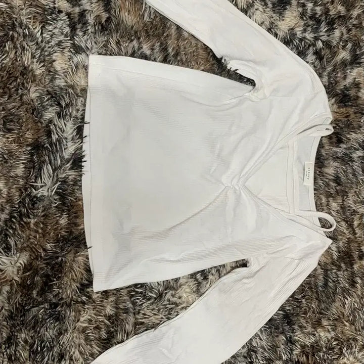 [BUNJANG] White V-Neck Ribbed Long Sleeve Sleeveless Set / 여름옷// 화이트 브이넥 골지 긴팔 나시 티셔츠