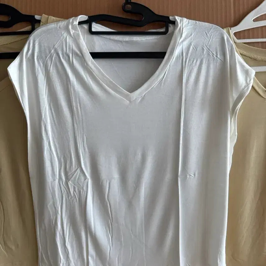 [BUNJANG] V-Neck Short-Sleeve T-Shirt 3-Pack Set / V넥 반팔 티셔츠 3장세트