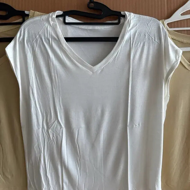 [BUNJANG] V-Neck Short-Sleeve T-Shirt 3-Pack Set / V넥 반팔 티셔츠 3장세트