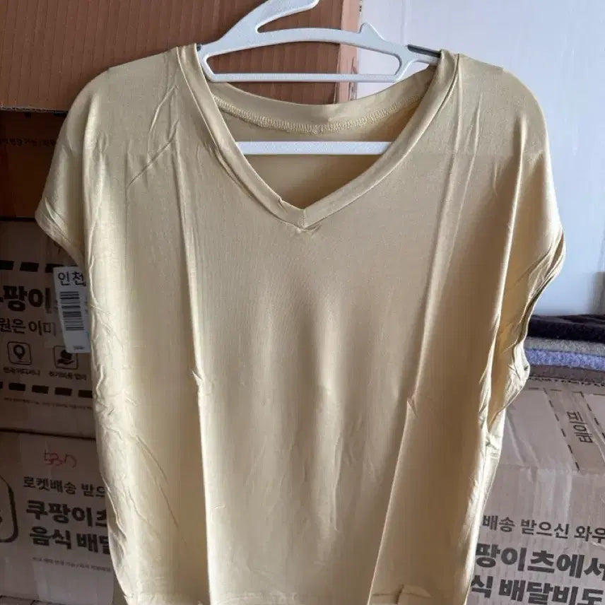 [BUNJANG] V-Neck Short-Sleeve T-Shirt 3-Pack Set / V넥 반팔 티셔츠 3장세트