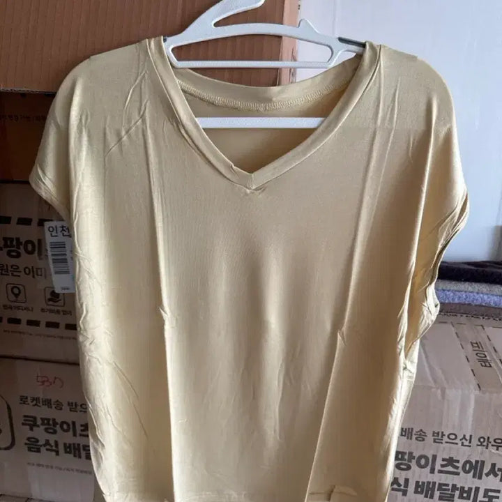 [BUNJANG] V-Neck Short-Sleeve T-Shirt 3-Pack Set / V넥 반팔 티셔츠 3장세트