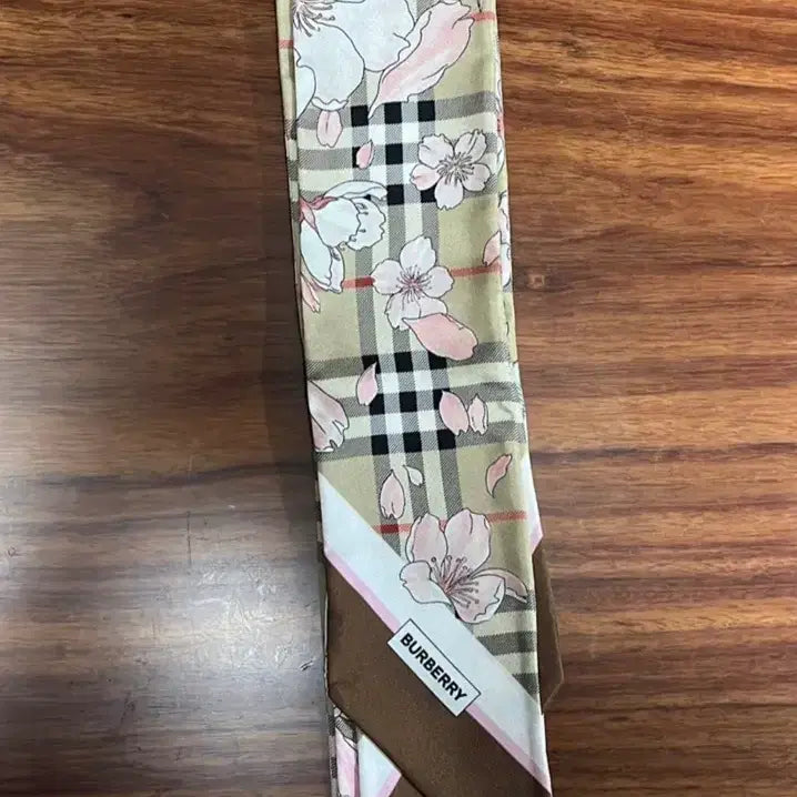 [BUNJANG] Burberry Silk Scarf / 버버리 실크 스카프