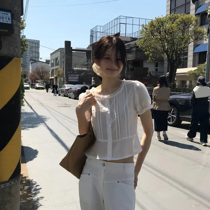 [BUNJANG] Pure Frill Blouse / 위드블룸 퓨어 프릴 블라우스 타낫 레이지샵 시예 더바넷 리브아워 온드민