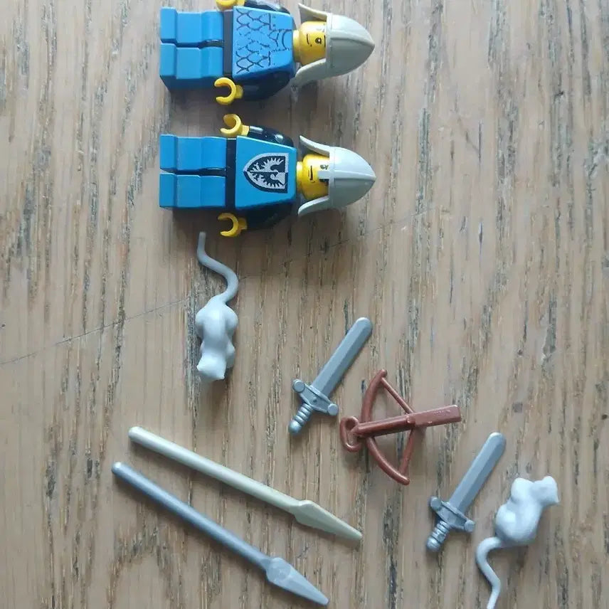 [BUNJANG] LEGO Castle Knight Minifigure with Weapon Set / 레고 캐슬 기사 미니피겨 + 무기 세트