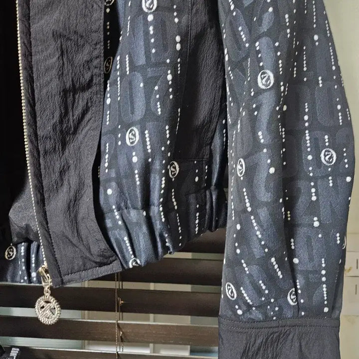 [BUNJANG] Ozweego Pattern Cropped Jacket Black / 오즈세컨 패턴 크롭 자켓 블랙