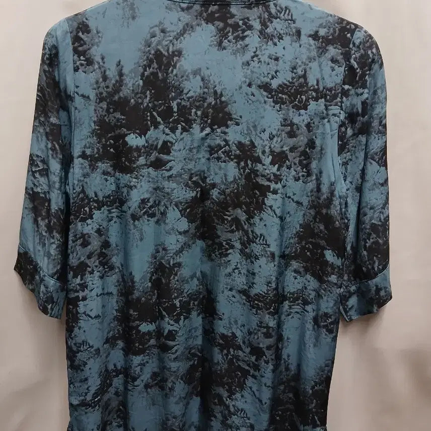 [BUNJANG] Blue/Black Pattern Short Sleeve Rayon Blouse - Size S / 블루/블랙 패턴 반팔 인견 블라우스 S