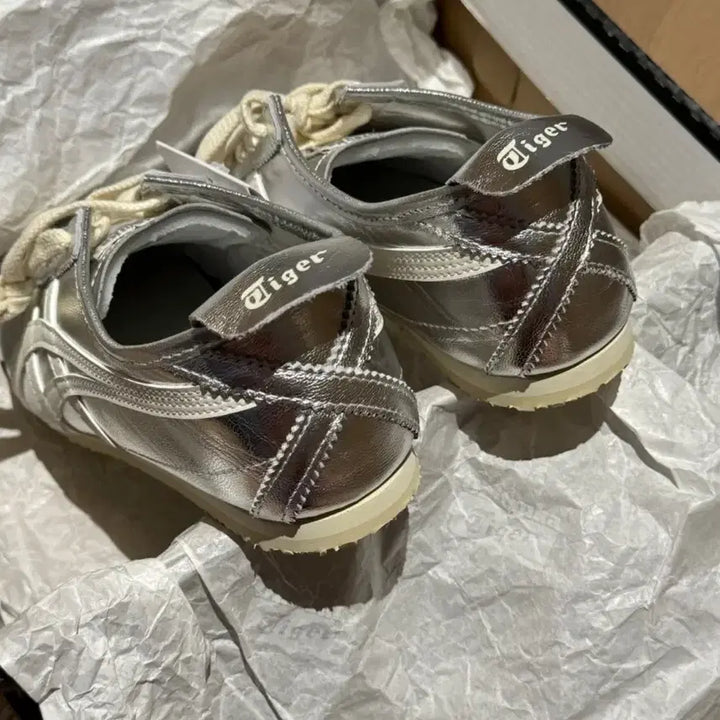 [BUNJANG] Onitsuka Tiger Retro Sneakers / [정품] 오니츠카 타이거 레트로 운동화 THL7C2-9399